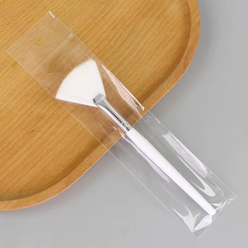 Pinceau pour masque facial en forme d'éventail – Applicateur à poils doux pour masques à l'argile, à