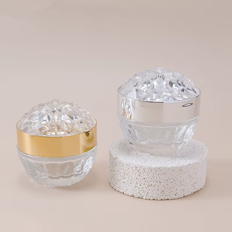 Pot de crème pour le visage en verre avec couvercle