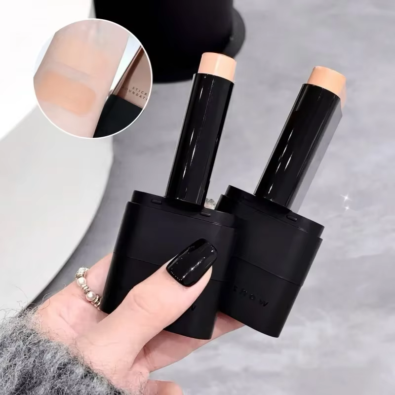 Eau humide lumière correcteur fond de teint gomme