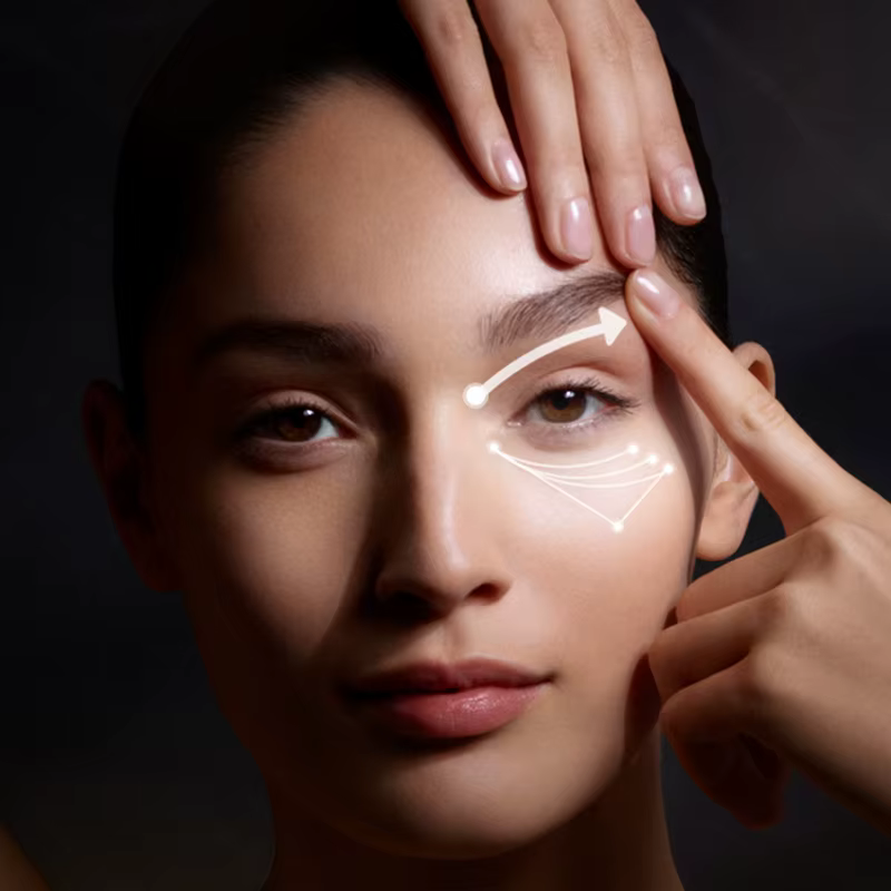 Crème pour les yeux à l'acide hyaluronique et à l'or 24 carats