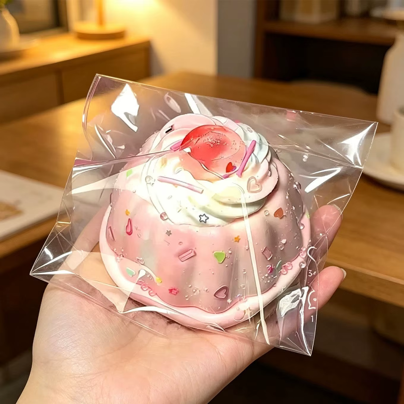 Jouet anti-stress en silicone en forme de pudding à la crème et aux fraises, rebond lent, mignon et moelleux, pour étudiants
