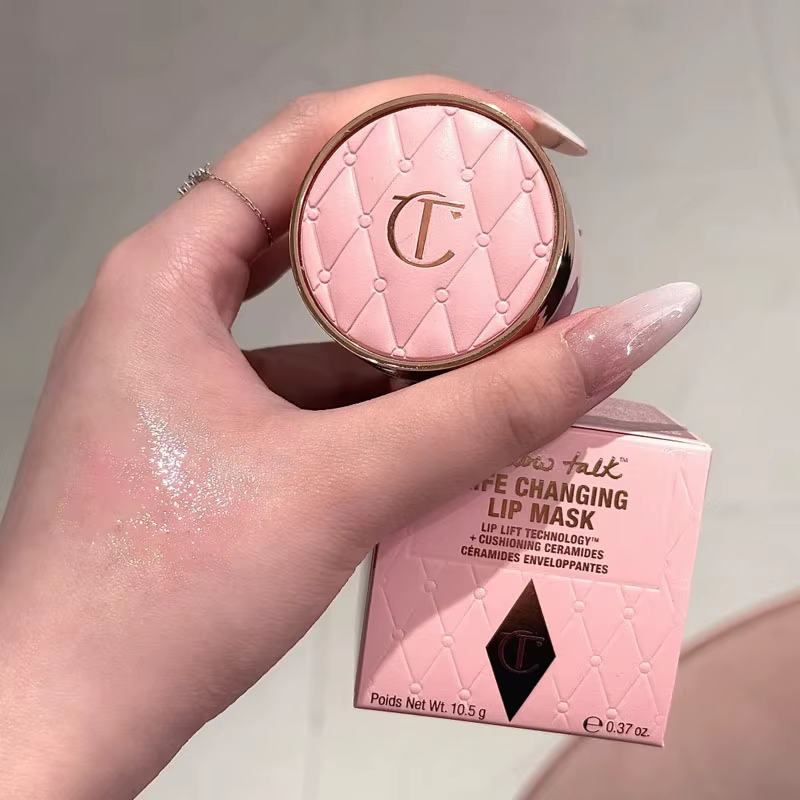 Charlotte Tilbury oreiller parler nouveau masque à lèvres tons rose saveur de fraise réduction des rides Texture de crème glacée hydratante Non grasse