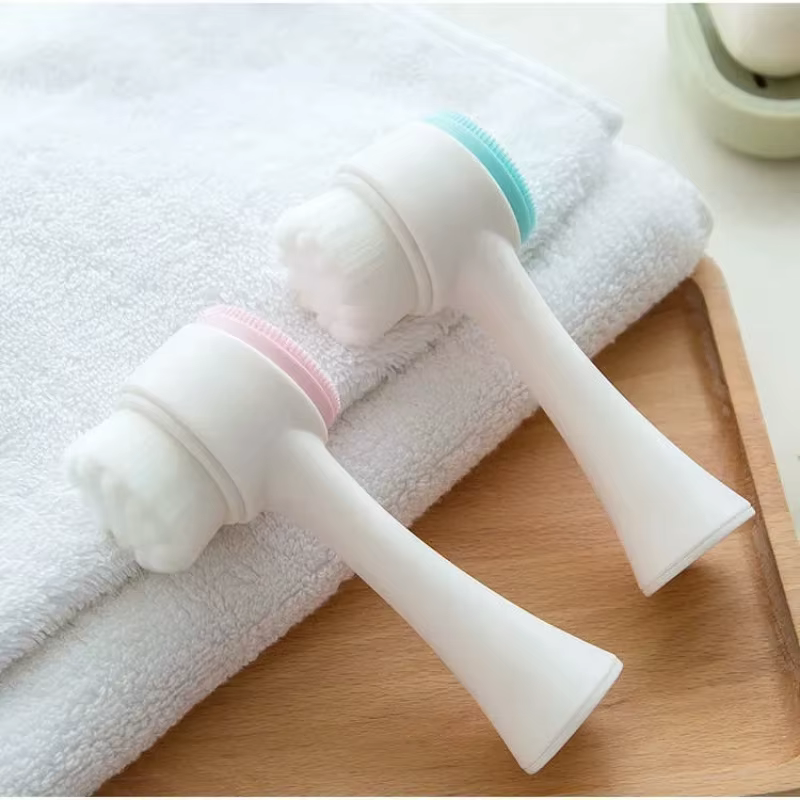Brosse nettoyante manuelle pour le visage