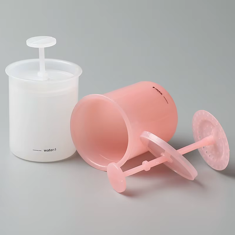 Outil de nettoyage moussant réutilisable