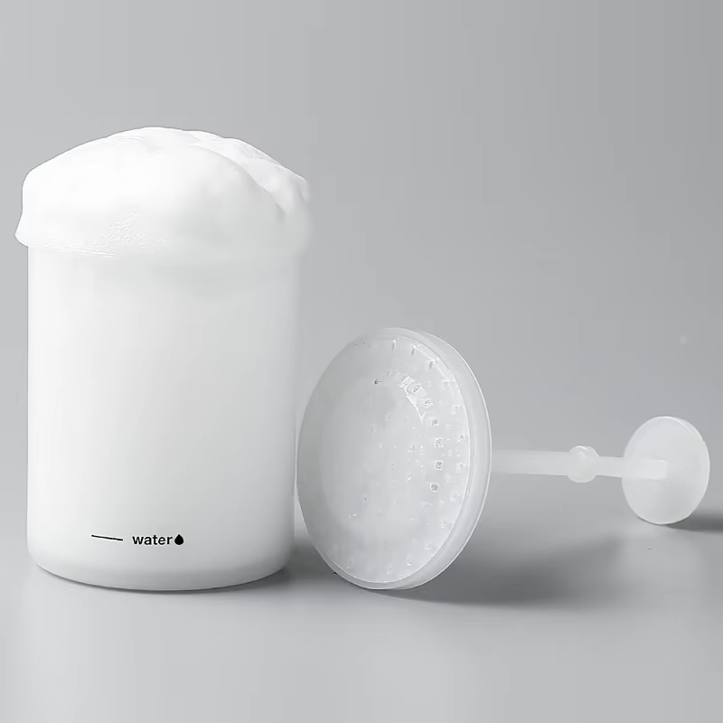 Outil de nettoyage moussant réutilisable