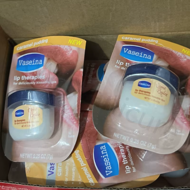 Le baume à lèvres en vaseline peut hydrater les lèvres