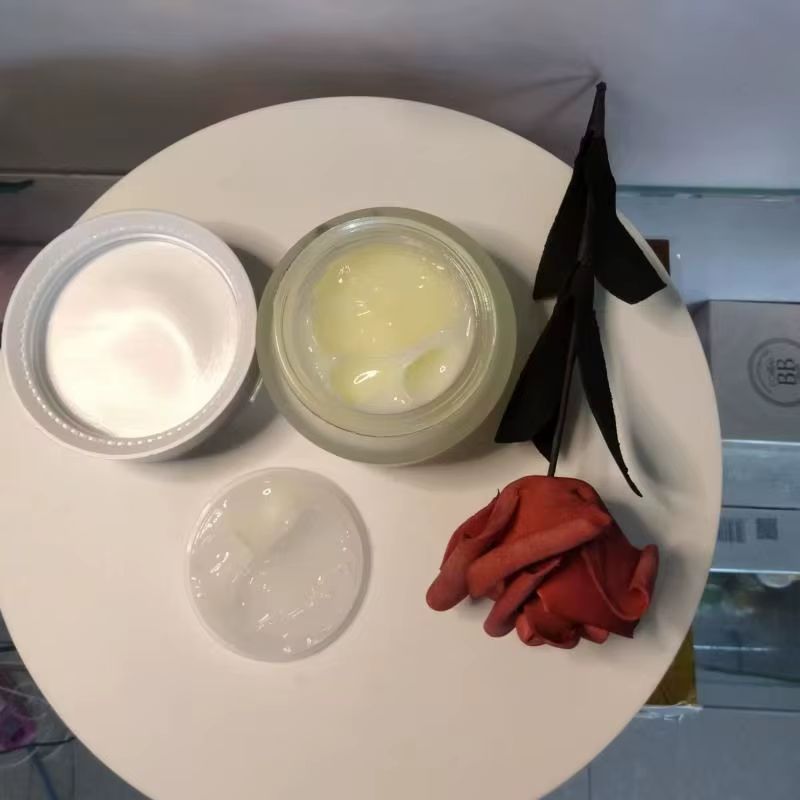 Crème raffermissante et liftante pour le visage