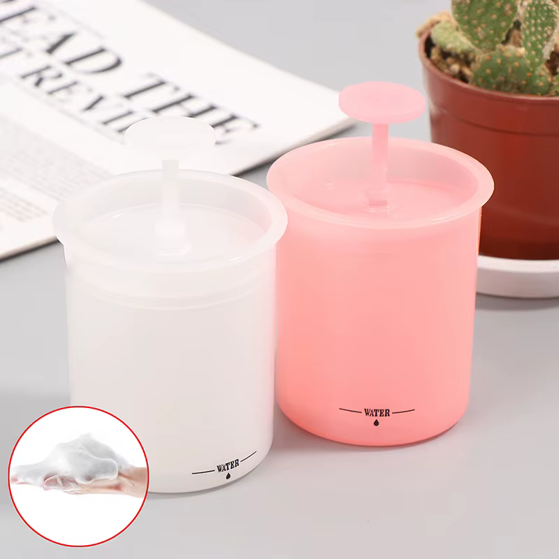 Outil de nettoyage moussant pour le visage