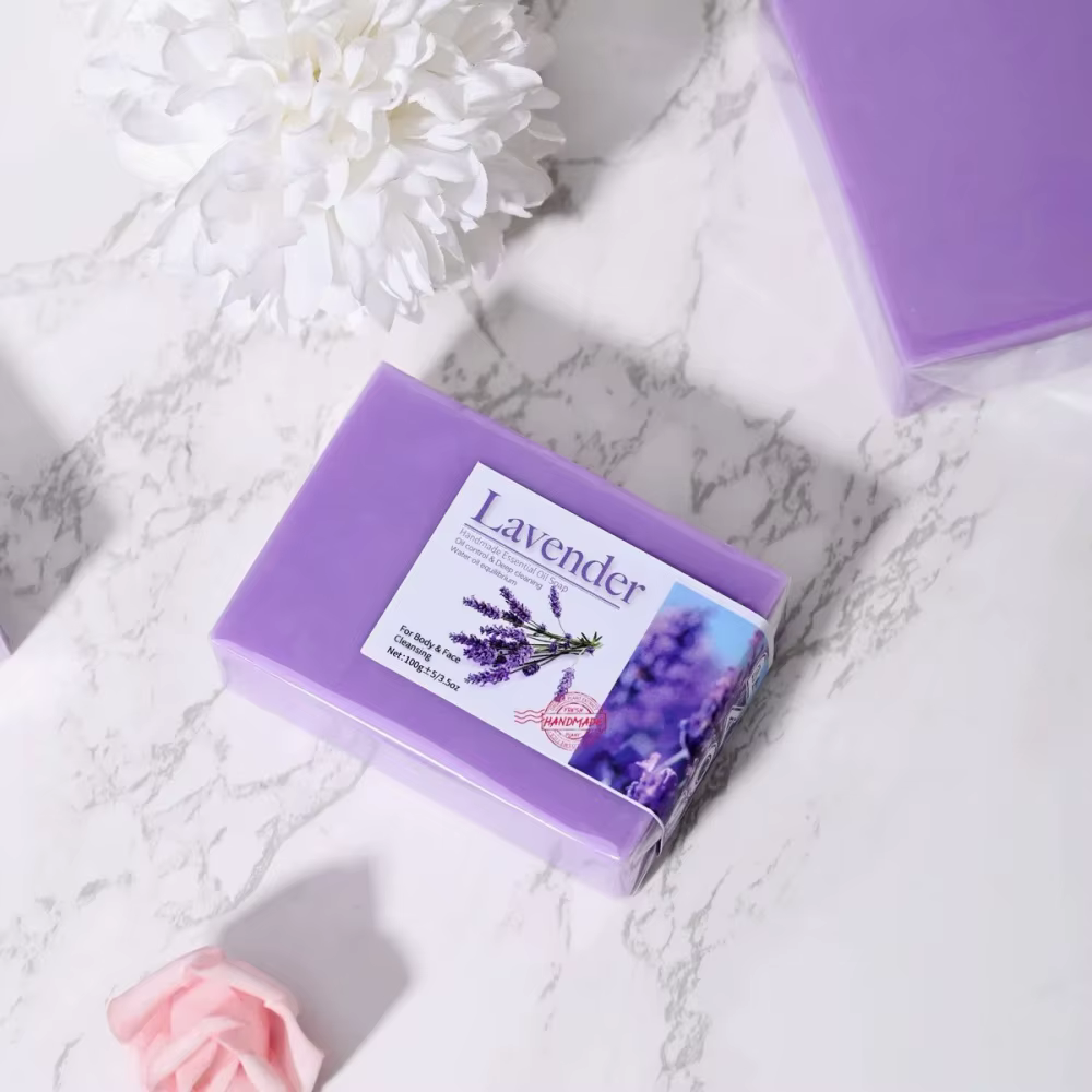 Savon à l'huile essentielle de lavande biologique naturel