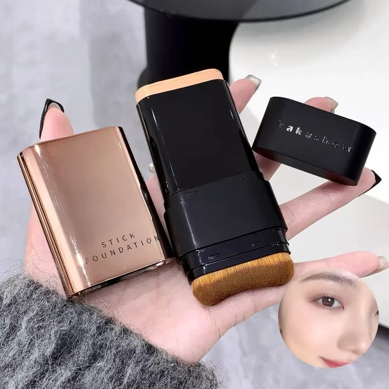 Eau humide lumière correcteur fond de teint gomme