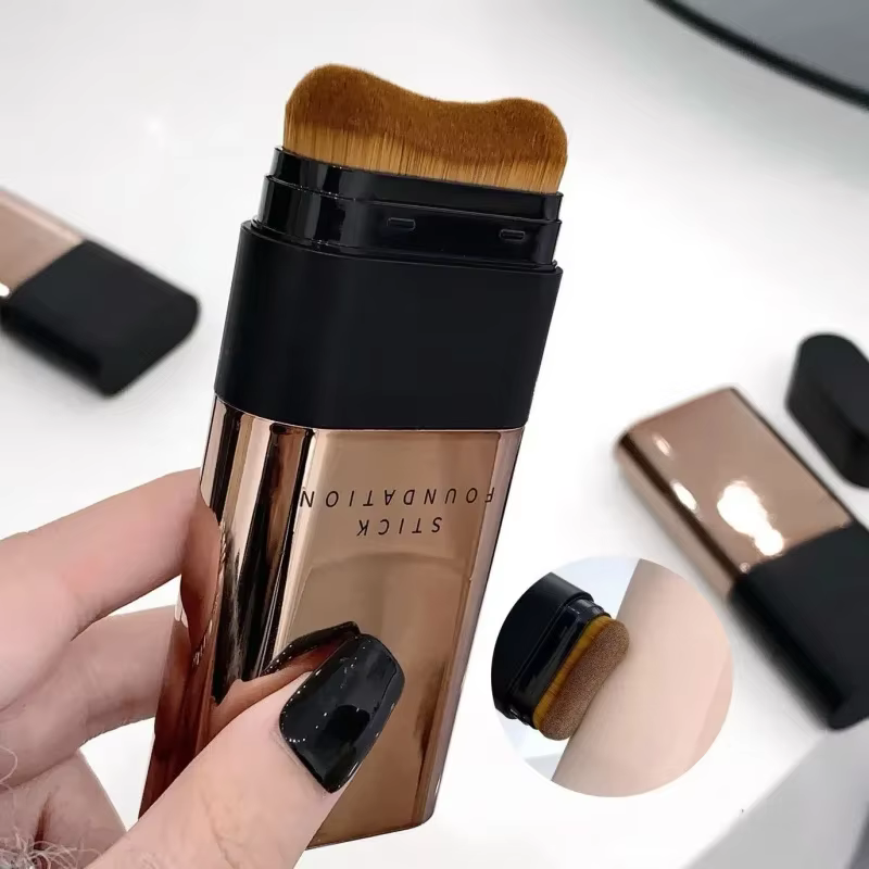 Eau humide lumière correcteur fond de teint gomme