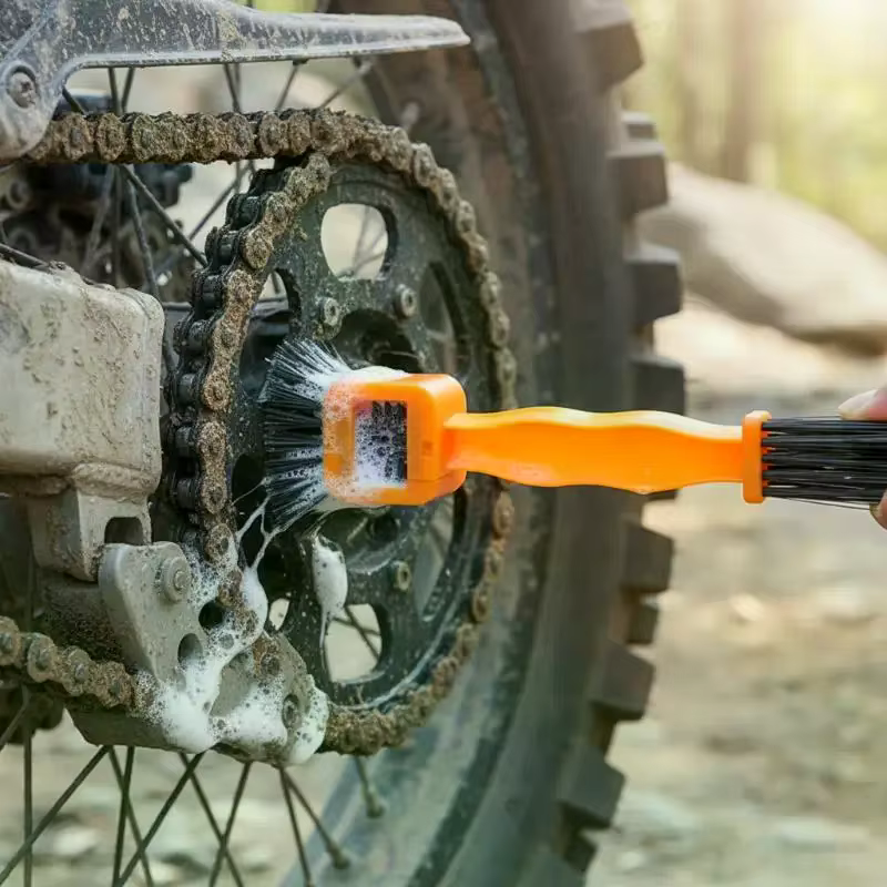 Brosse de nettoyage de chaîne de vélo, poignée ergonomique, poils rigides, éliminateur efficace de saleté pour l'entretien des vélos électriques et des vélos de route