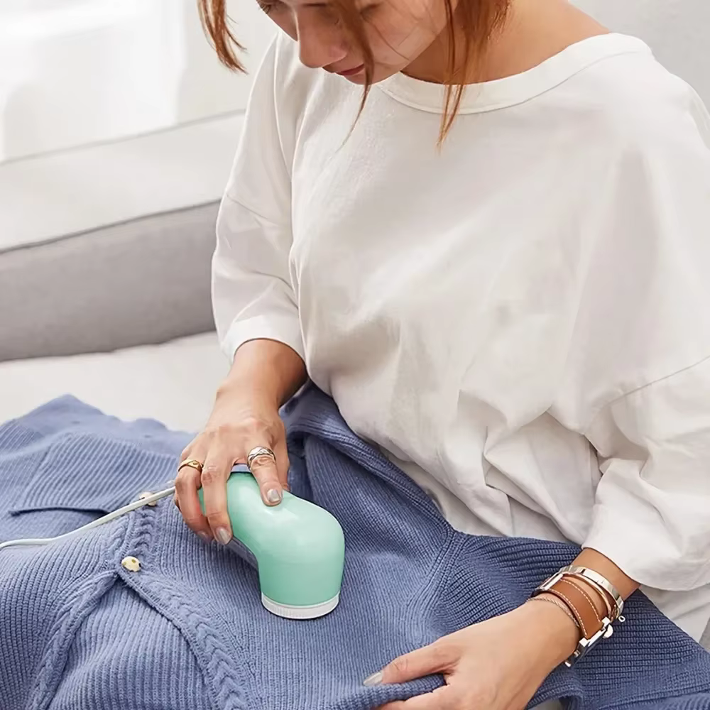 Limuove la peluches des vêtements électriques. Épilateur pour animaux de compagnie, brosse à cheveux pour chats, à emporter des vêtements, rouleau de nettoyage des poils