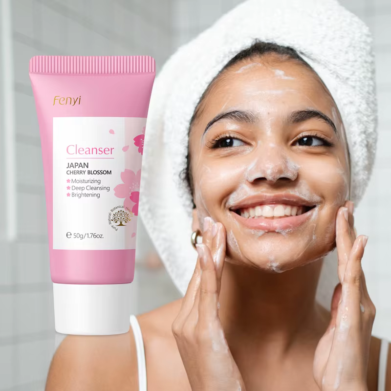 Nettoyant pour le visage japonais en fleurs de cerisier ou vitamine C