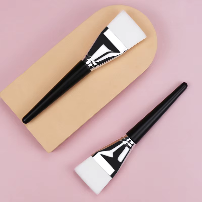 Brosse à tête plate pour masque facial fin