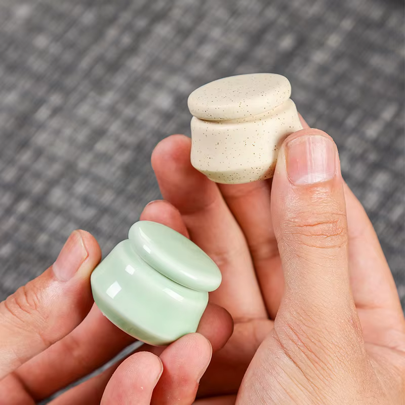 Mini pot cosmétique en céramique de 5 ml