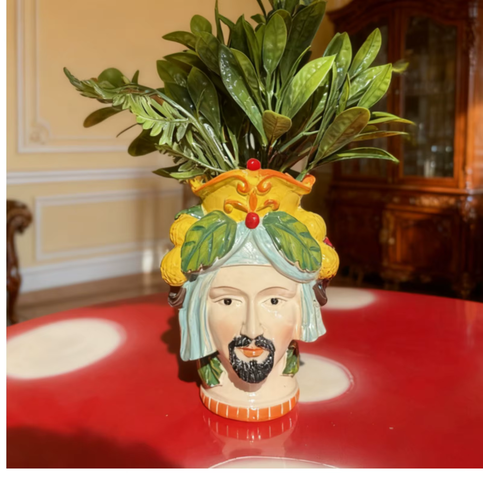 Vase en résine orné, finition brillante, vase sculptural, décoration d'intérieur, motif feuille, facile à nettoyer